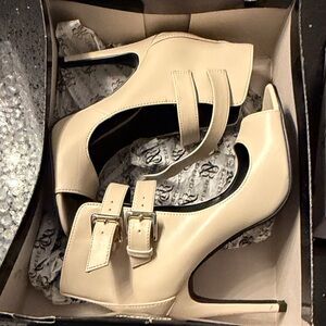 Rock & Republic Cream Heeled Sandals